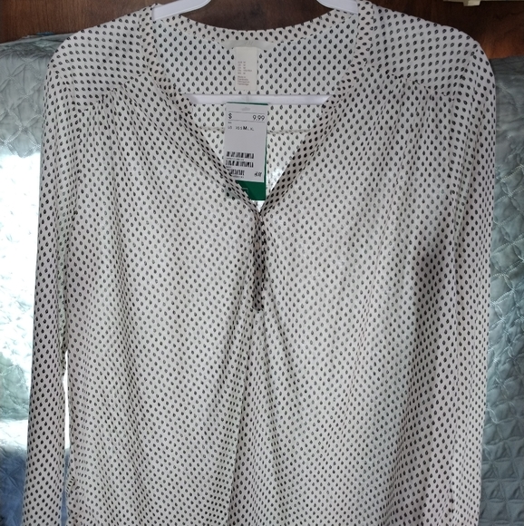 Top - Picture 2 of 2